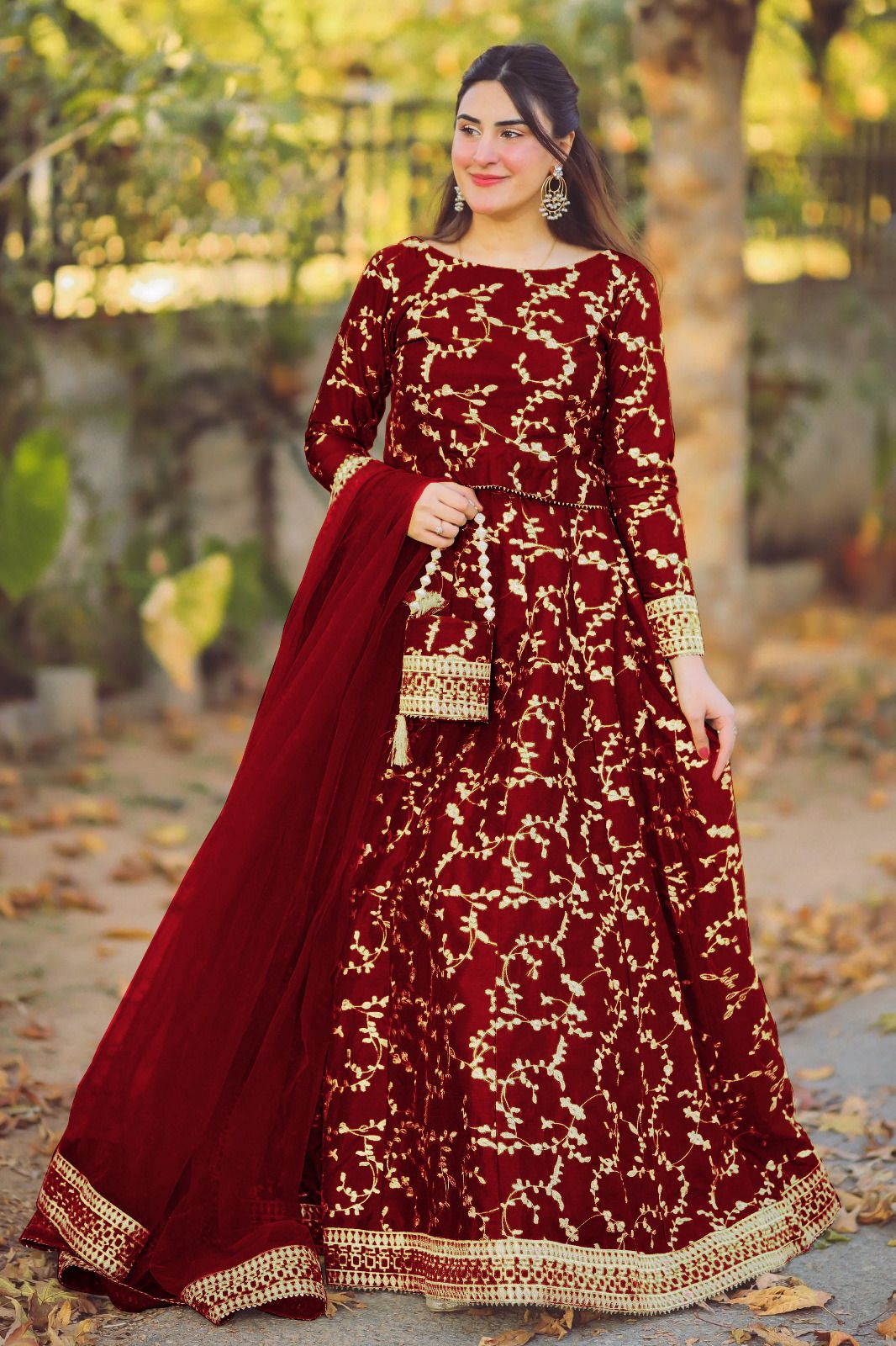 MIANOOR CLOTHING'S 3-Piece Embroidered Top, Flared Skirt, and Ornate Dupatta with Eidi Potli