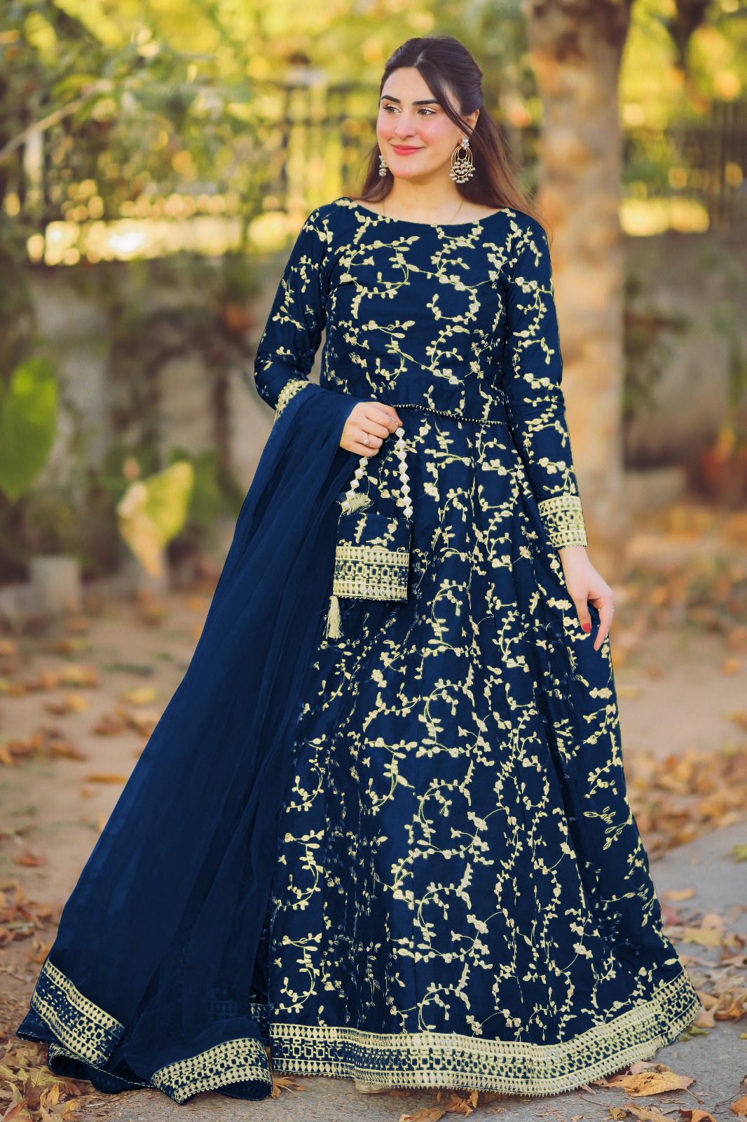 MIANOOR CLOTHING'S 3-Piece Embroidered Top, Flared Skirt, and Ornate Dupatta with Eidi Potli